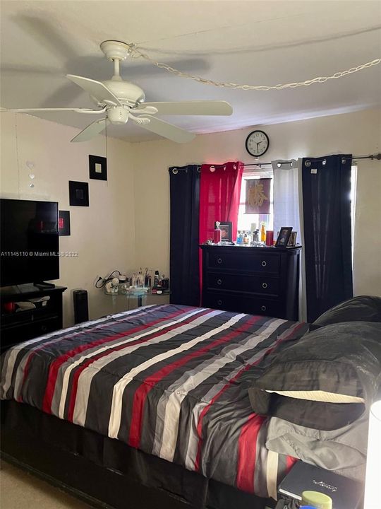 Recently Sold: $160,000 (2 beds, 1 baths, 880 Square Feet)