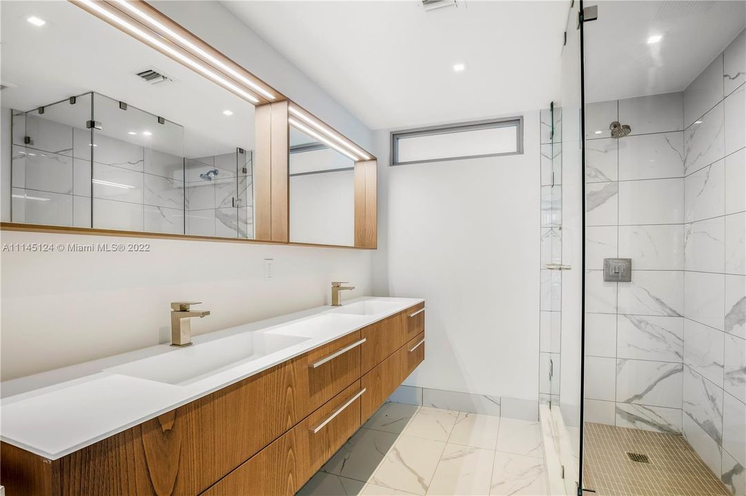 Недавно арендовано: $15,000 (4 спален, 4 ванн, 0 Квадратных фут)