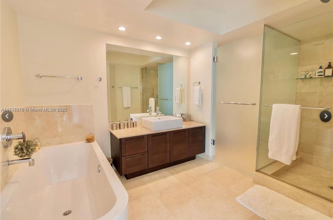 最近售出: $920,000 (3 贝兹, 2 浴室, 1489 平方英尺)