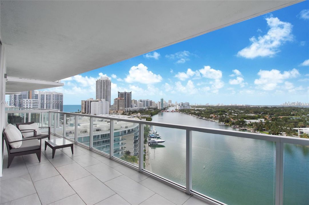 Recently Sold: $1,195,000 (3 beds, 2 baths, 1304 Square Feet)