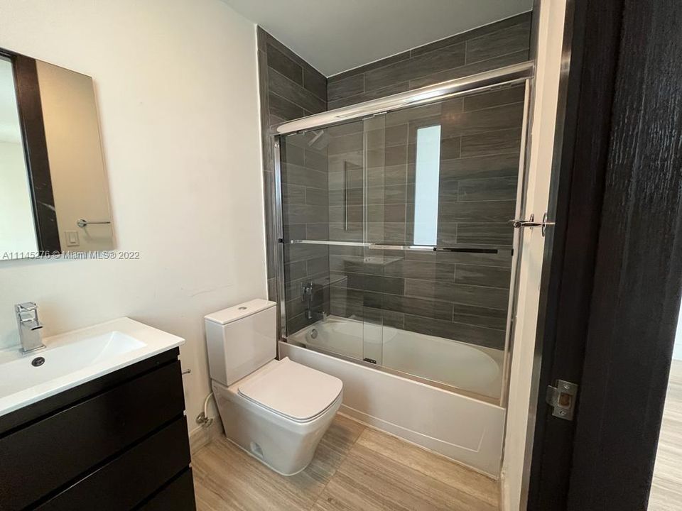 Недавно арендовано: $8,000 (5 спален, 4 ванн, 3634 Квадратных фут)