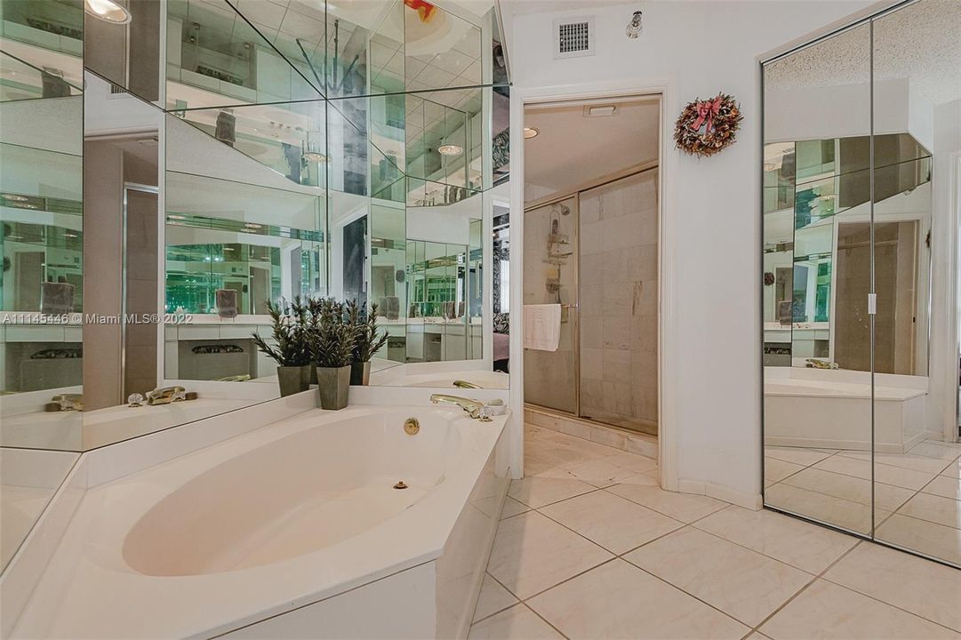 最近售出: $480,000 (2 贝兹, 2 浴室, 1361 平方英尺)