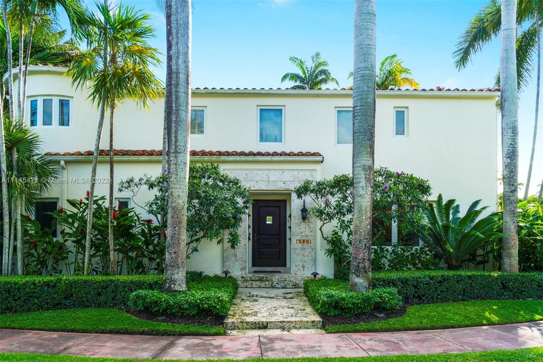 Recently Sold: $5,400,000 (5 beds, 6 baths, 4891 Square Feet)