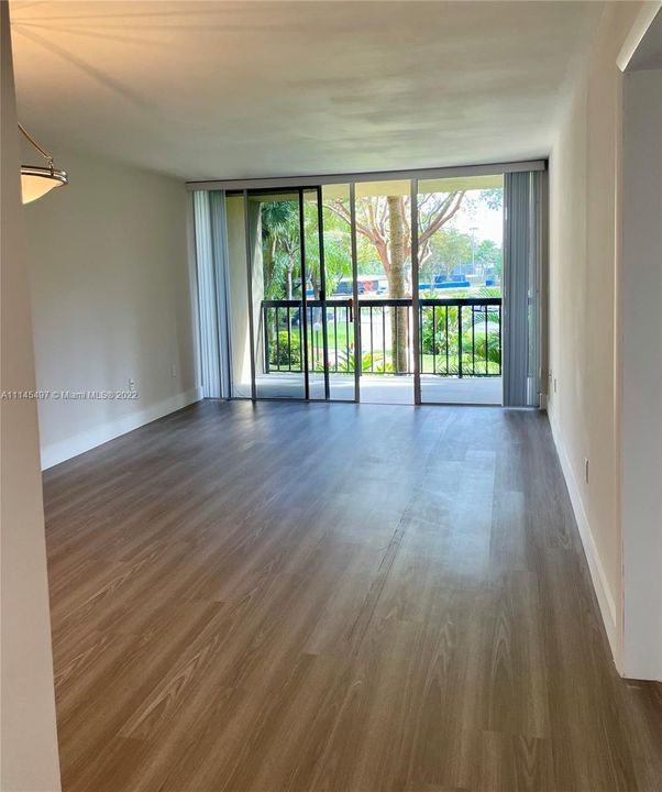 Recently Rented: $1,600 (1 beds, 1 baths, 787 Square Feet)