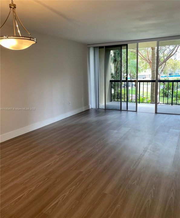 Recently Rented: $1,600 (1 beds, 1 baths, 787 Square Feet)