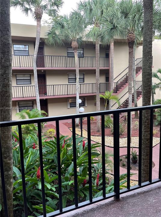 Recently Rented: $1,600 (1 beds, 1 baths, 787 Square Feet)