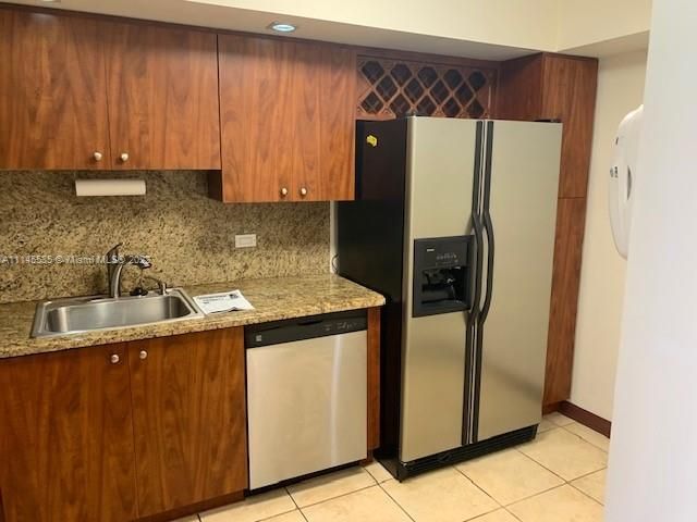 Recently Sold: $349,000 (2 beds, 2 baths, 1143 Square Feet)