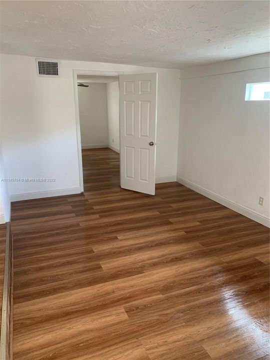 Recently Rented: $2,550 (3 beds, 2 baths, 970 Square Feet)