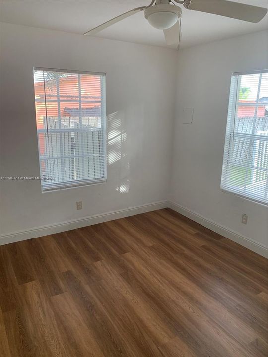 Recently Rented: $2,550 (3 beds, 2 baths, 970 Square Feet)