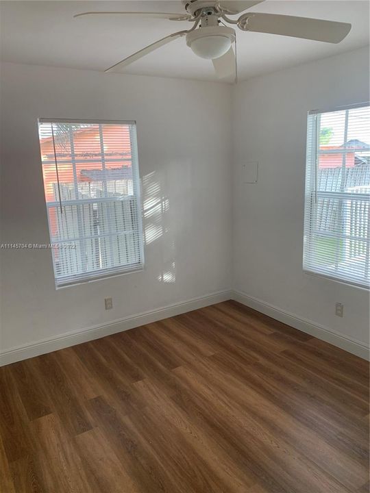 Recently Rented: $2,550 (3 beds, 2 baths, 970 Square Feet)