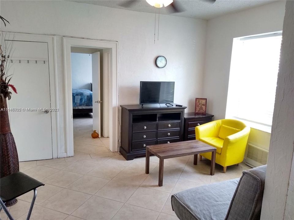 Recently Rented: $1,699 (1 beds, 1 baths, 440 Square Feet)