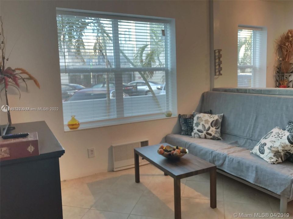 Recently Rented: $1,699 (1 beds, 1 baths, 440 Square Feet)