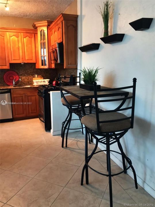 Recently Rented: $1,699 (1 beds, 1 baths, 440 Square Feet)