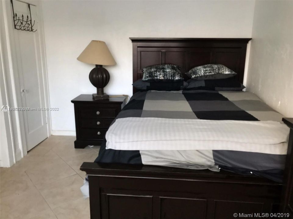 Recently Rented: $1,699 (1 beds, 1 baths, 440 Square Feet)