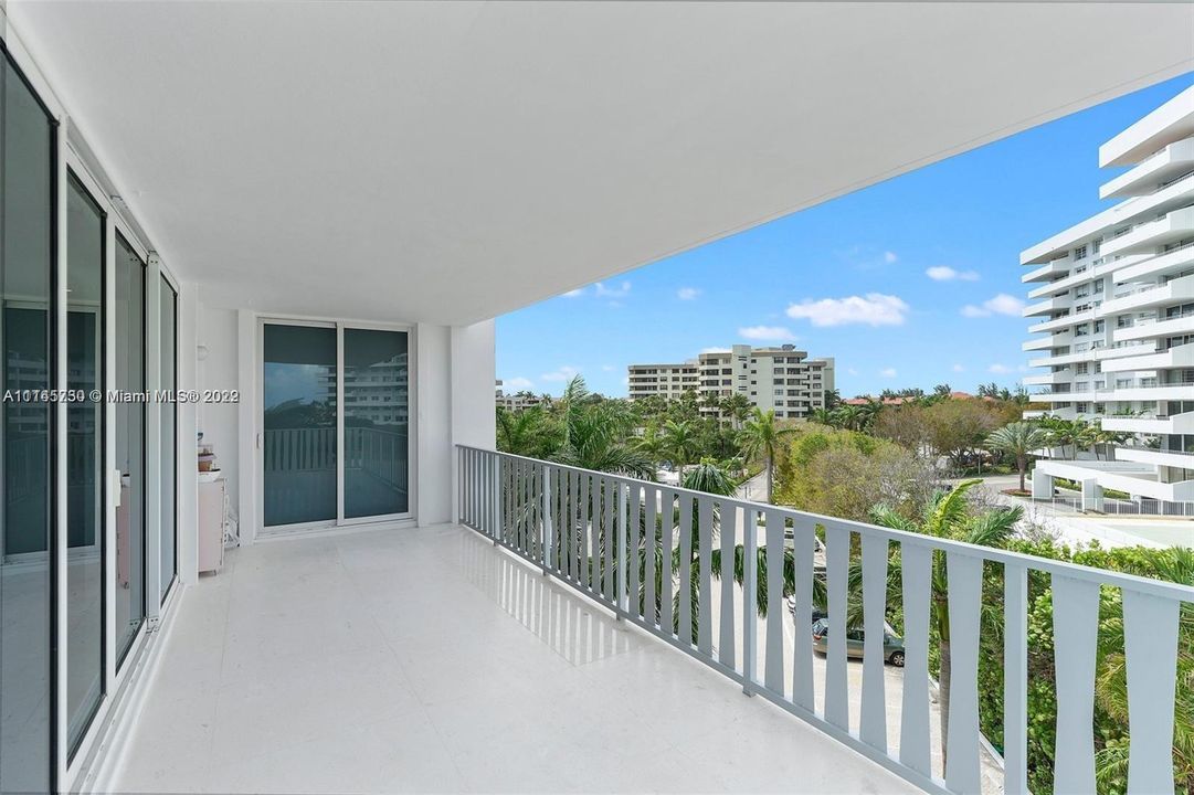 Recently Sold: $1,185,000 (2 beds, 2 baths, 1350 Square Feet)