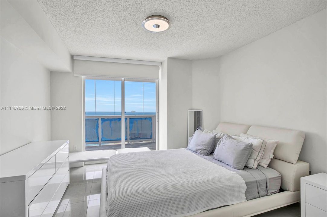 Recently Sold: $1,300,000 (2 beds, 2 baths, 1400 Square Feet)