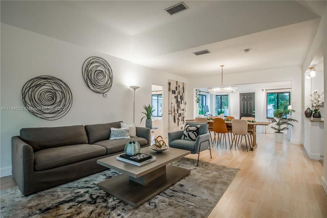 Recently Sold: $1,400,000 (5 beds, 4 baths, 2335 Square Feet)