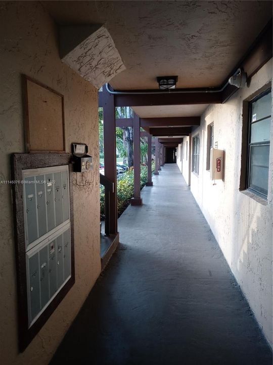 Recently Rented: $1,400 (1 beds, 1 baths, 981 Square Feet)