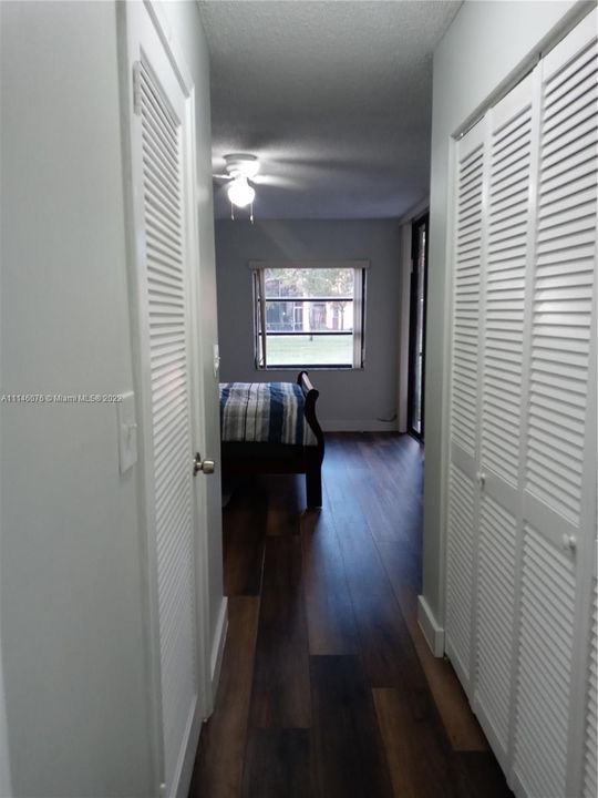 Recently Rented: $1,400 (1 beds, 1 baths, 981 Square Feet)