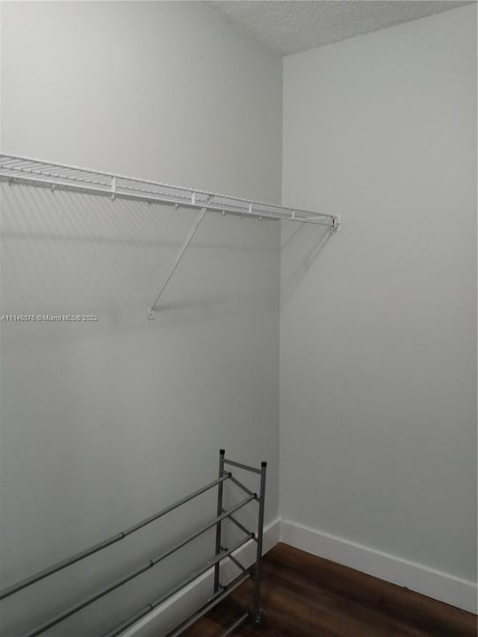 Recently Rented: $1,400 (1 beds, 1 baths, 981 Square Feet)