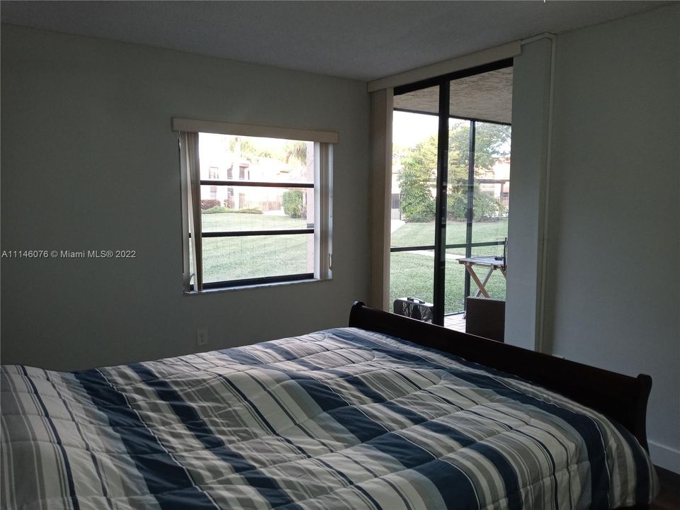 Recently Rented: $1,400 (1 beds, 1 baths, 981 Square Feet)
