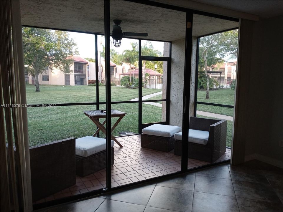 Recently Rented: $1,400 (1 beds, 1 baths, 981 Square Feet)