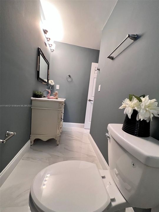 Recently Sold: $420,000 (2 beds, 2 baths, 1302 Square Feet)