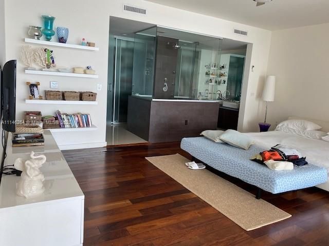 Recently Sold: $1,450,000 (2 beds, 2 baths, 1802 Square Feet)