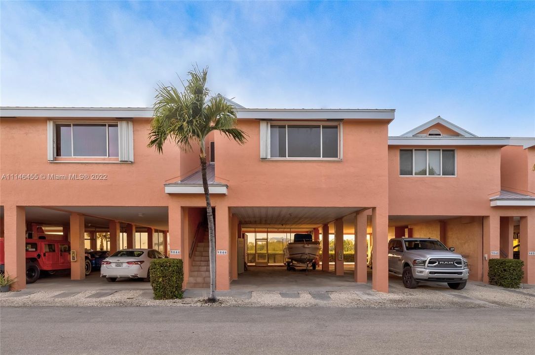 Recently Sold: $829,000 (2 beds, 2 baths, 1029 Square Feet)