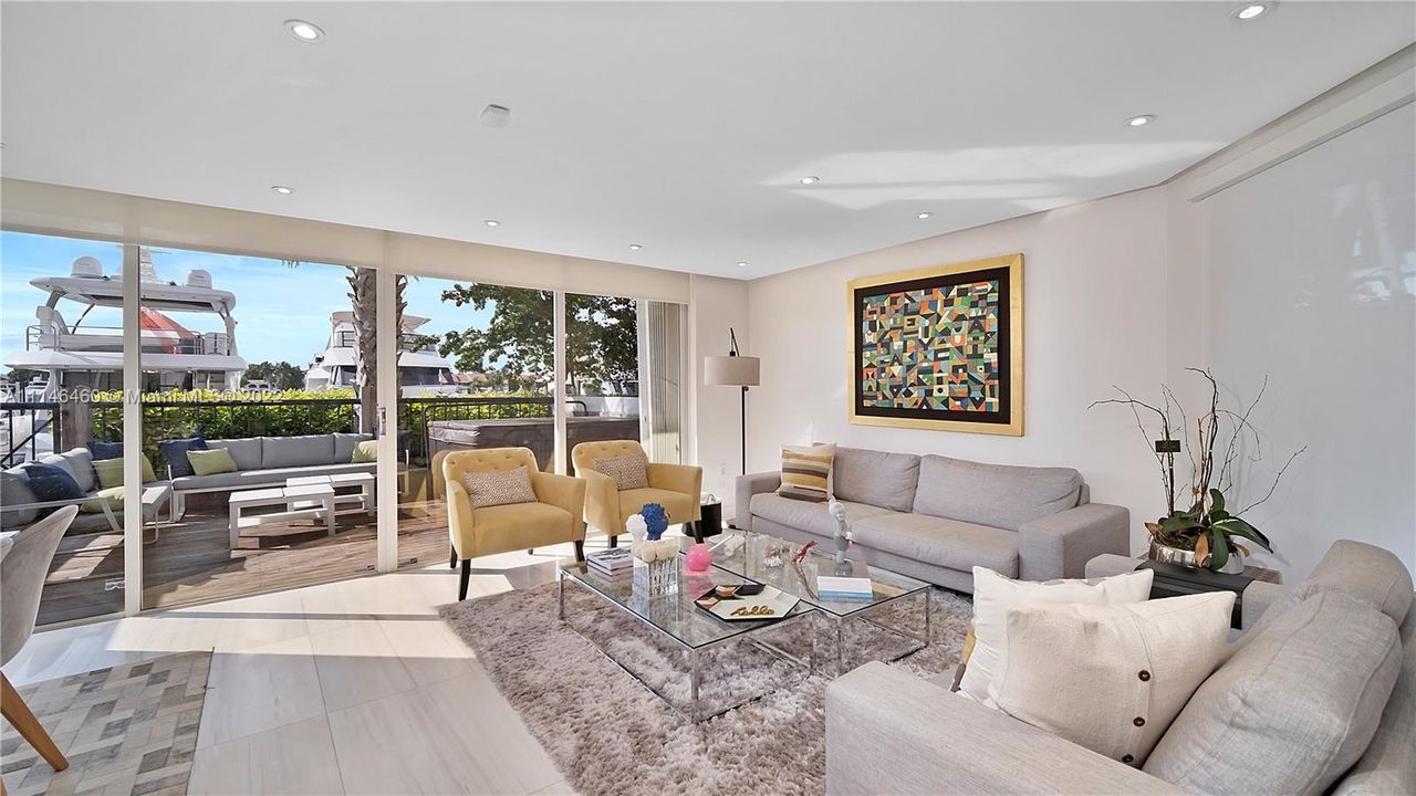 Recently Sold: $1,375,000 (4 beds, 3 baths, 2498 Square Feet)