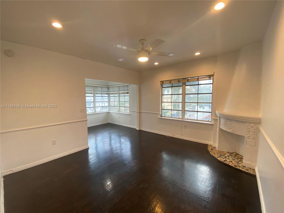 Recently Sold: $247,000 (2 beds, 2 baths, 790 Square Feet)