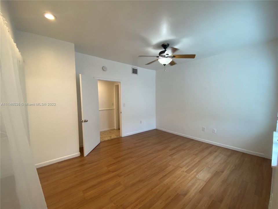 Recently Sold: $247,000 (2 beds, 2 baths, 790 Square Feet)
