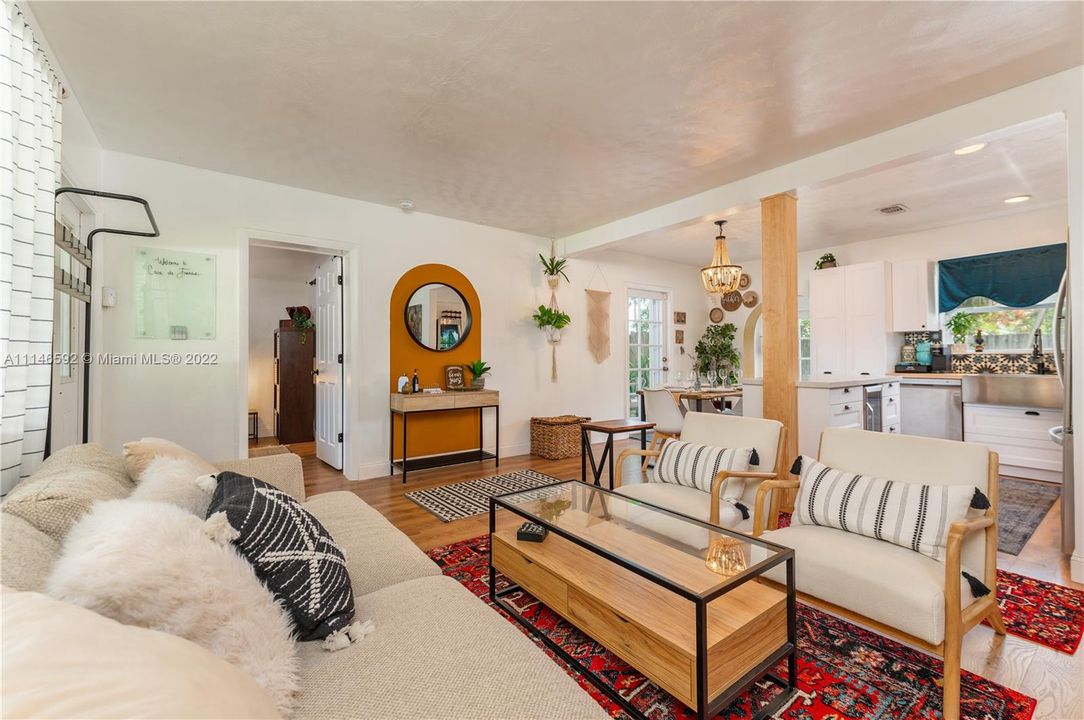 Recently Sold: $500,000 (3 beds, 1 baths, 870 Square Feet)