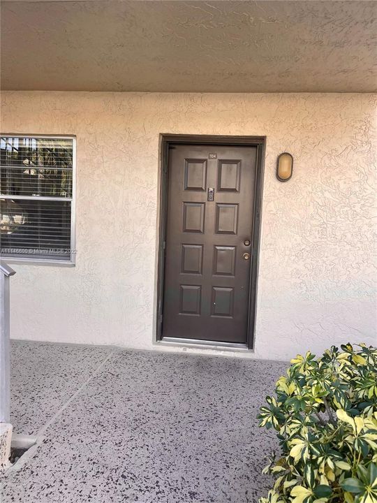 Recently Sold: $225,000 (2 beds, 2 baths, 815 Square Feet)