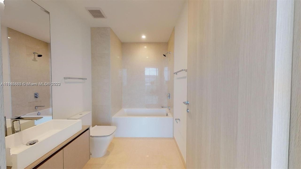 Recently Sold: $1,250,000 (2 beds, 2 baths, 1236 Square Feet)