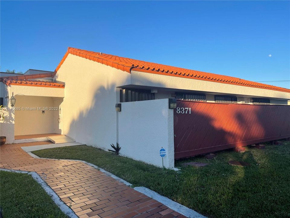 Recently Sold: $1,275,000 (4 beds, 3 baths, 2838 Square Feet)