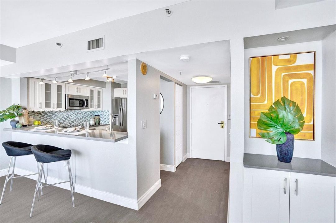 Recently Sold: $389,000 (1 beds, 1 baths, 810 Square Feet)