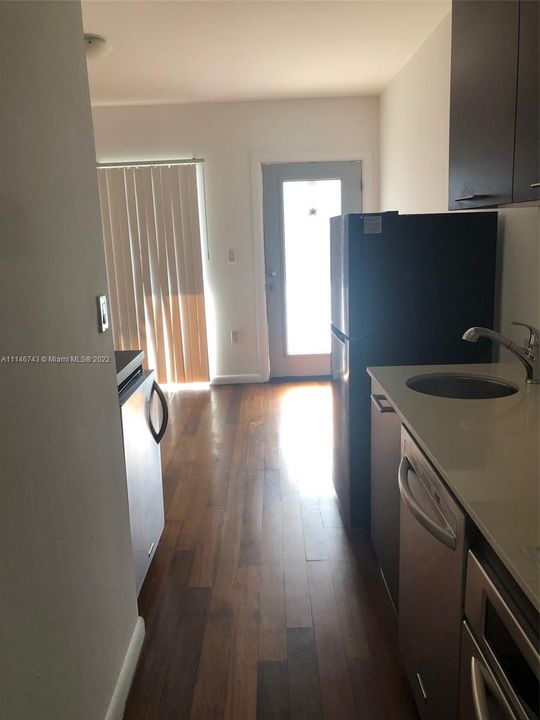 Recently Rented: $1,790 (1 beds, 1 baths, 425 Square Feet)