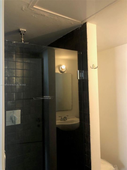 Recently Rented: $1,790 (1 beds, 1 baths, 425 Square Feet)