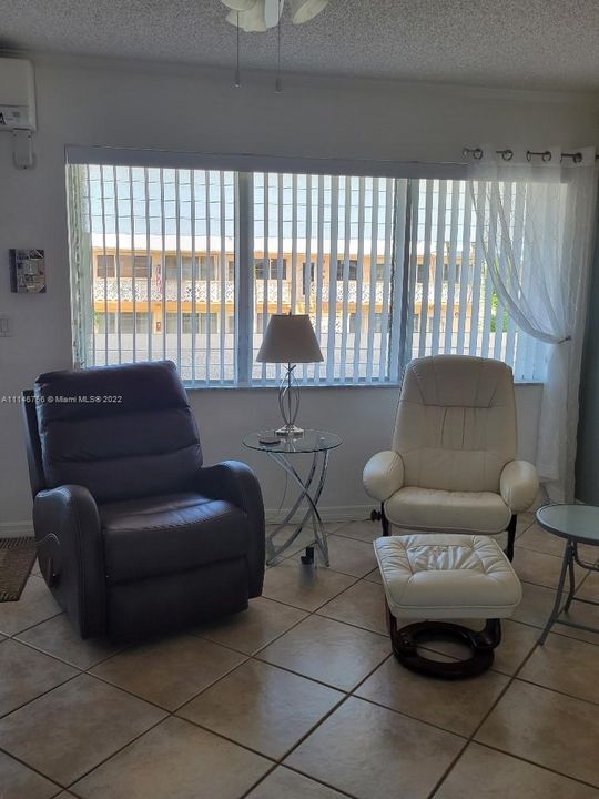 Vendido Recientemente: $90,000 (1 camas, 1 baños, 625 Pies cuadrados)