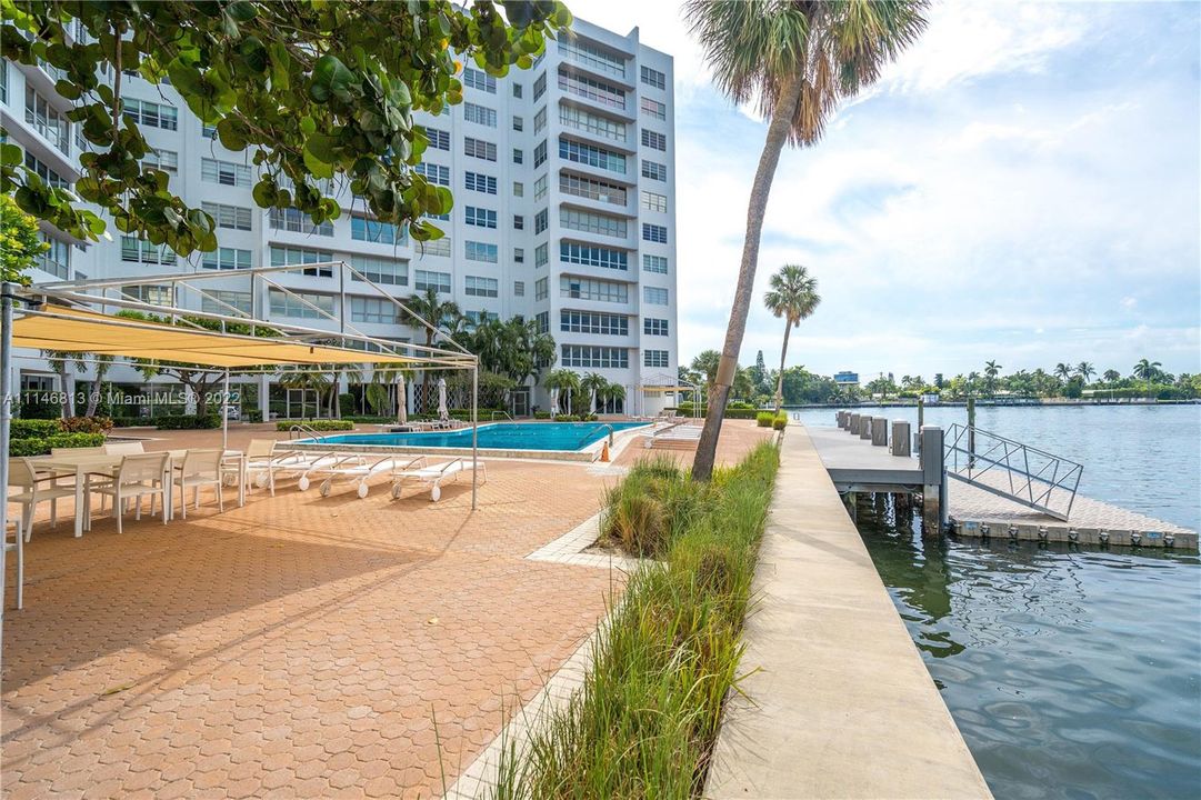 Recently Sold: $1,200,000 (3 beds, 2 baths, 2300 Square Feet)