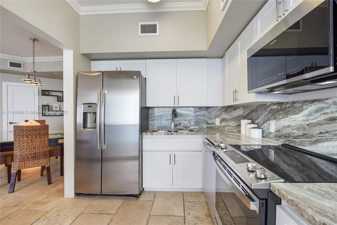 Recently Sold: $1,225,000 (2 beds, 2 baths, 1250 Square Feet)