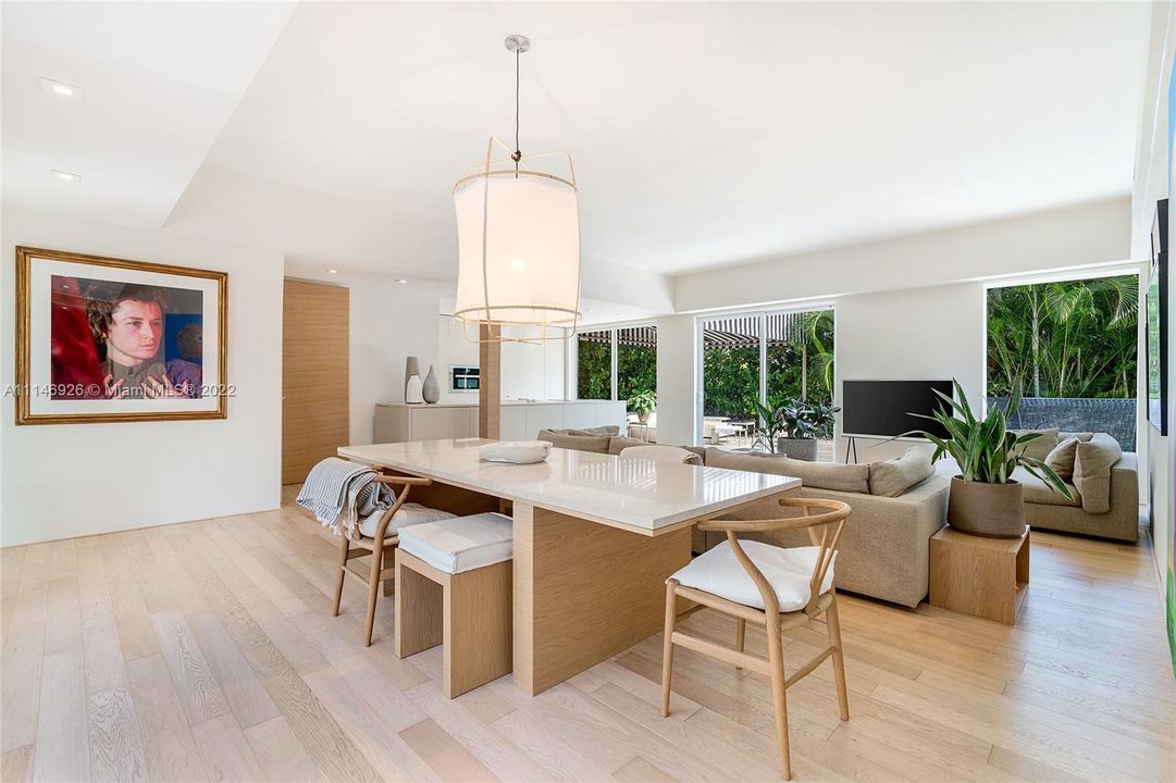 Recently Sold: $2,650,000 (3 beds, 3 baths, 1855 Square Feet)