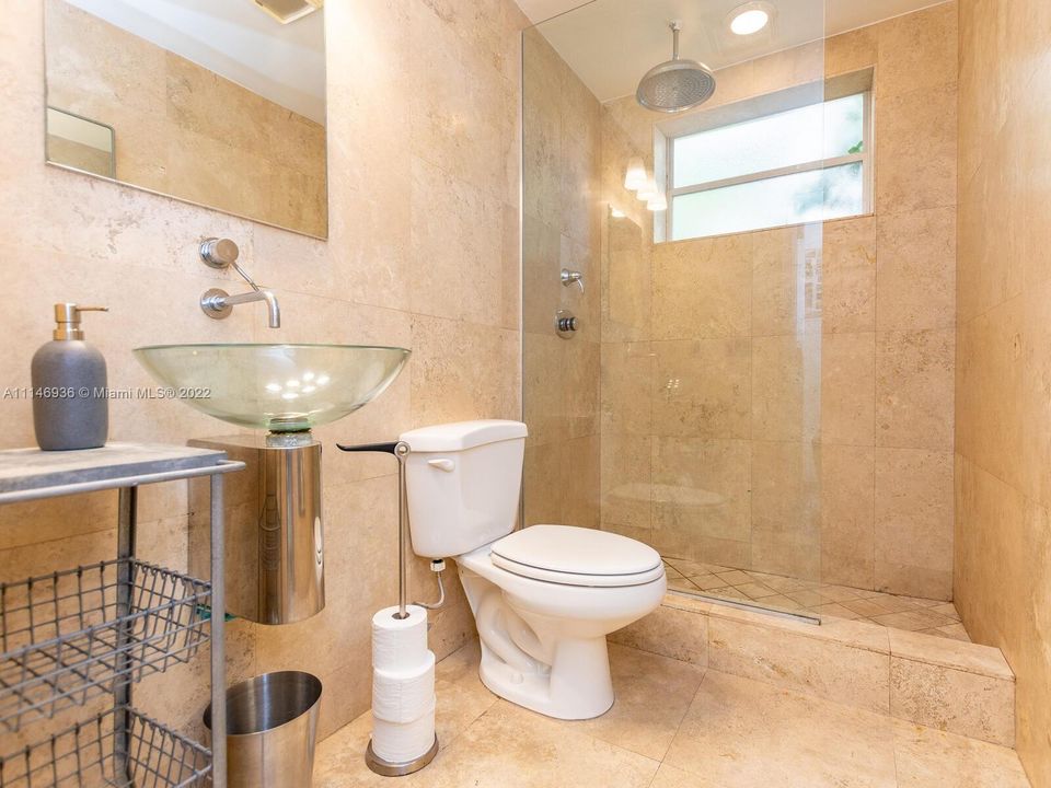 Недавно арендовано: $2,000 (1 спален, 1 ванн, 600 Квадратных фут)