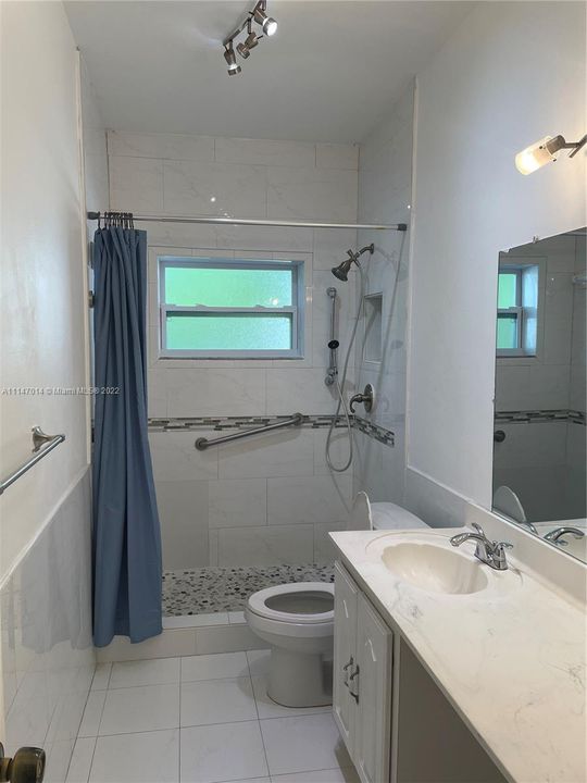 Недавно арендовано: $5,500 (4 спален, 3 ванн, 2070 Квадратных фут)