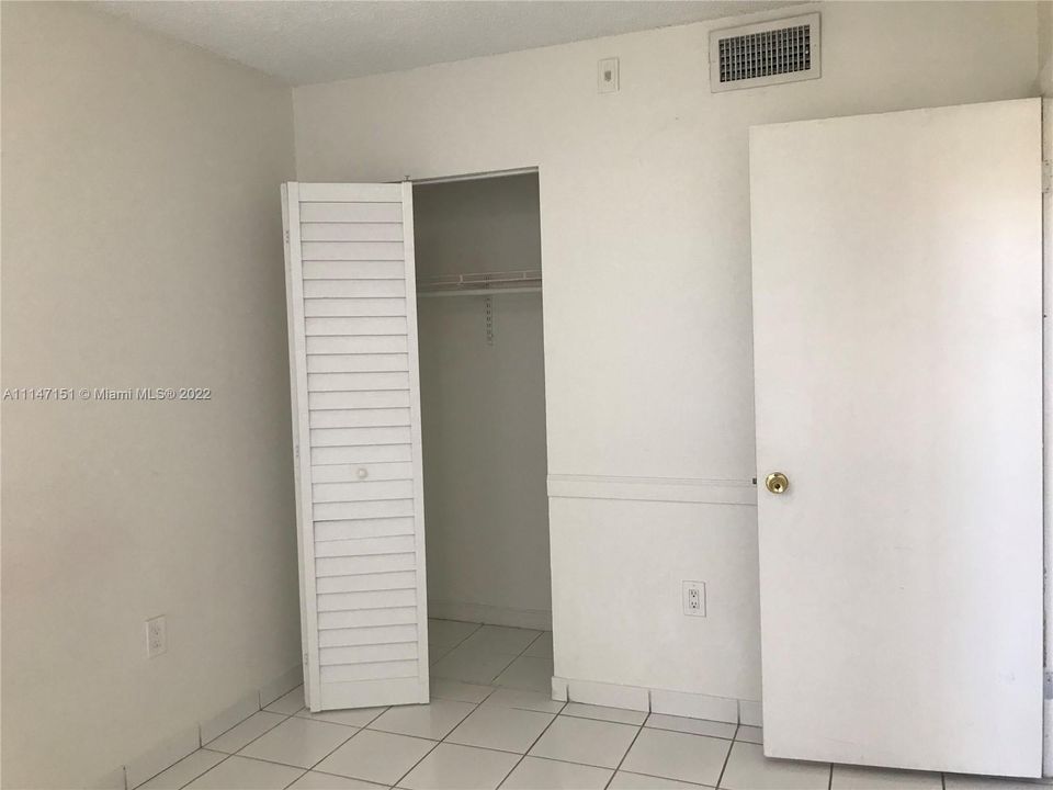 Recently Rented: $1,900 (2 beds, 2 baths, 850 Square Feet)