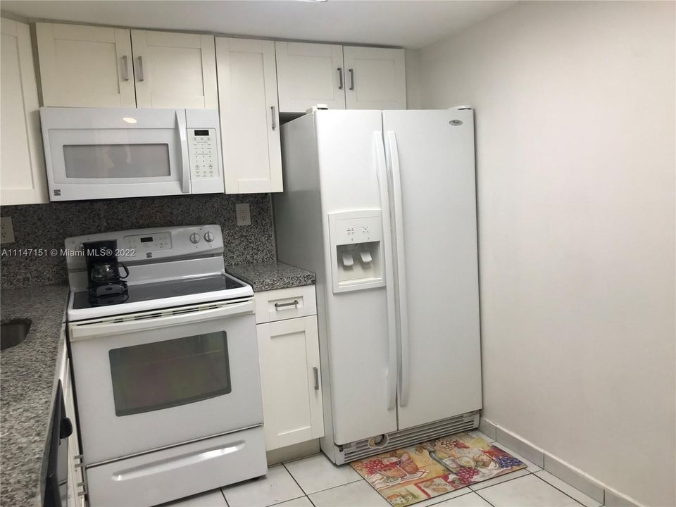 Recently Rented: $1,900 (2 beds, 2 baths, 850 Square Feet)