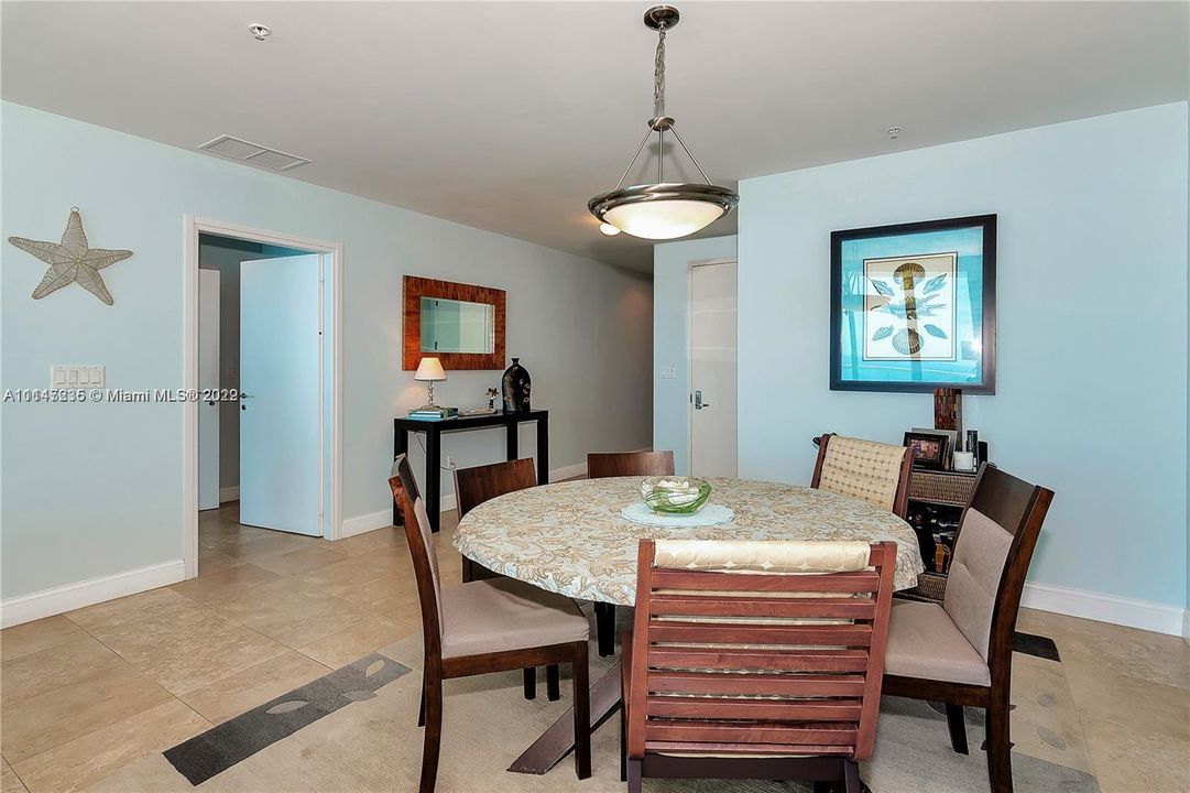 Recently Sold: $6,500,000 (2 beds, 3 baths, 1900 Square Feet)