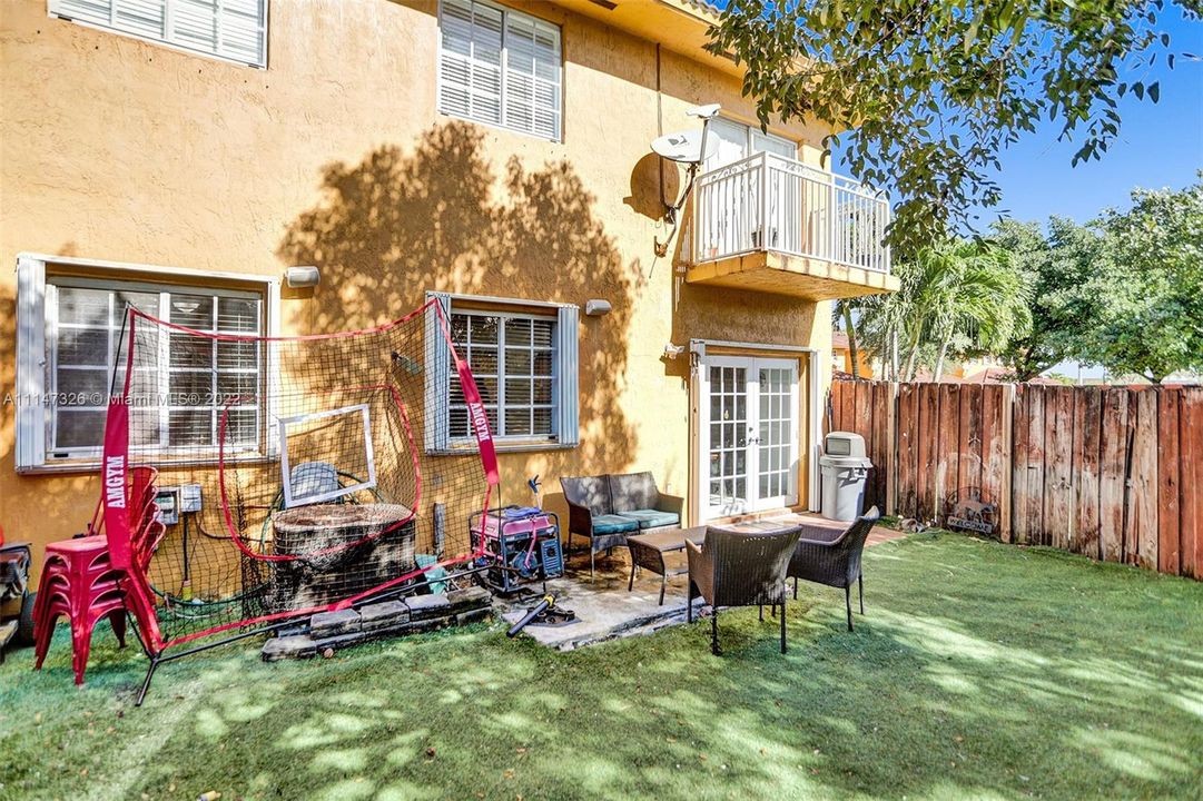 Recently Sold: $300,000 (3 beds, 2 baths, 1245 Square Feet)