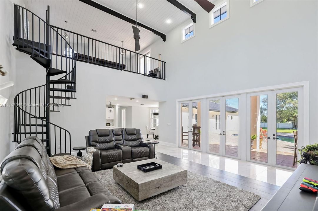 Recently Sold: $1,995,000 (5 beds, 4 baths, 3950 Square Feet)